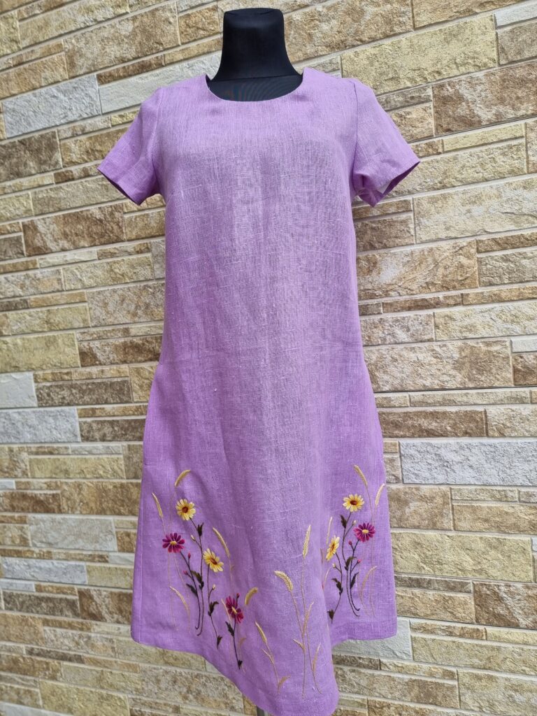 Linane tikandiga kleit