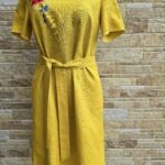 Kollane linane käsitöötikandiga kleit suurus L