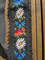 Must puuvillane käsitsi tikitud seotav vöö