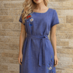 Suitsusinine linane käsitöötikandiga kleit suurus L