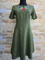 Tumeroheline linane käsitöötikandiga kleit suurus L - Image 2