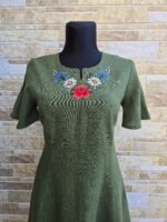 Tumeroheline linane käsitöötikandiga kleit suurus L