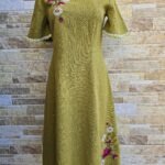 Hele samblaroheline käsitöötikandiga linane kleit suurus M
