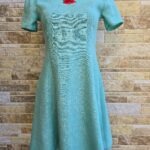 Mündiroheline linane käsitöötikandiga kleit suurus M