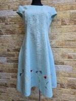 Helesinine linane käsitöötikandiga kleit suurus S-M