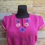 Linane fuksia roosa käsitöötikandiga kleit suurus S-M