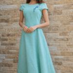 Muhu käsitöö tikandiga pikk linane kleit. Eesti käsitöö.