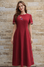 Punane Muhu käsitöö tikandiga linane pikk kleit. Eesti käsitöö.