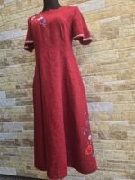 Tumepunane linane käsitöötikandiga kleit suurus M-L - Image 5