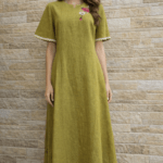 Muhu käsitöö tikandiga linane roheline pikk kleit. Eesti käsitöö.