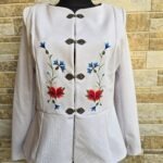 Valge käsitöö tikanditega jakk suurus M