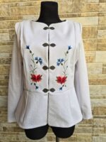 Valge käsitöö tikanditega jakk suurus M