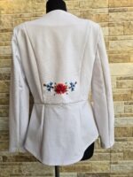 Valge käsitöö tikanditega jakk suurus M - Image 3