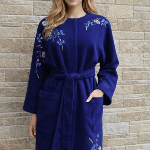 Elektri sinine, 3 suure käsitsi tikitud rahvusliku tikandiga villane mantel suurus L