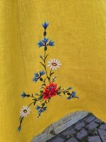 Kollane linane käsitöötikandiga kleit suurus M - Image 4