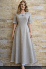 Linane käsitöötikandiga kleit suurus M